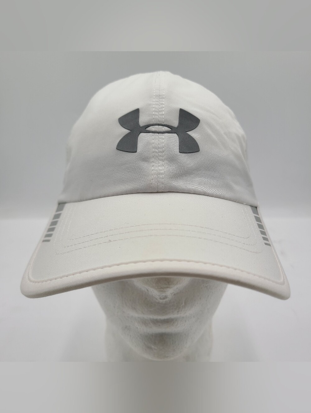 B55 Under Armour White Adjustable Women's Baseball Cap Logo Athletic Hat